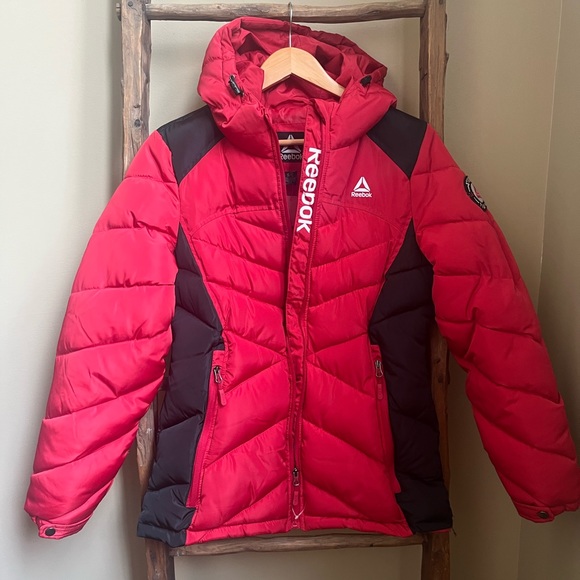 NWOT Women's Reebox Strength Power Hooded Puffer Jacket Size Small - Picture 2 of 13